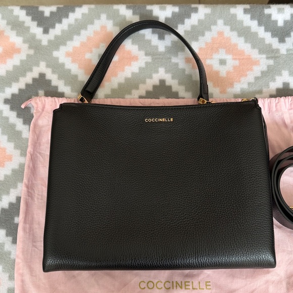 NWT Coccinelle Arlettis Black Leather Handbag detachable crossbody strap Medium - Picture 3 of 16